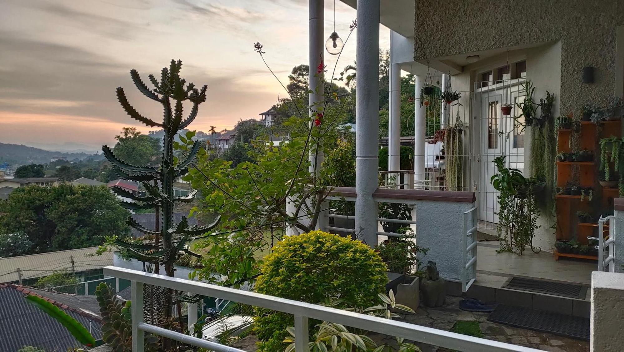 Marvel Hills Kandy Exterior photo